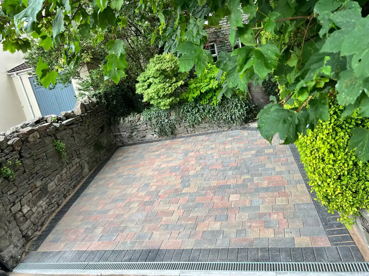 Driveway with pattern